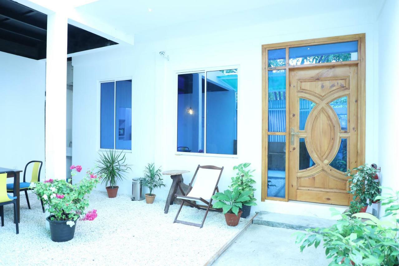 Moodhu Surf House Hotel Himmafushi Exterior photo